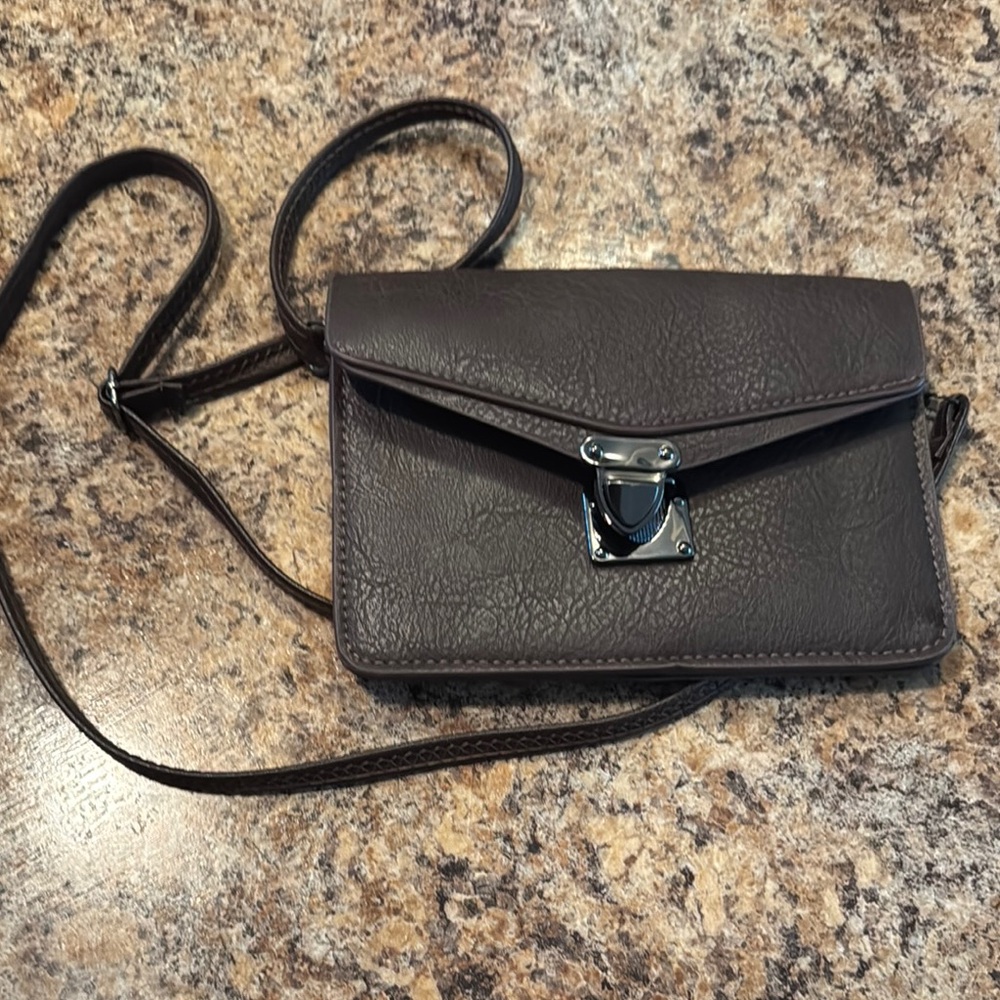 Elegant Brown Leather Crossbody Bag